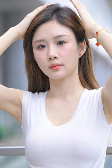 人人揉一揉少妇